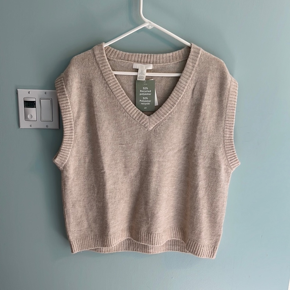 HM NWT Sweater Vest
